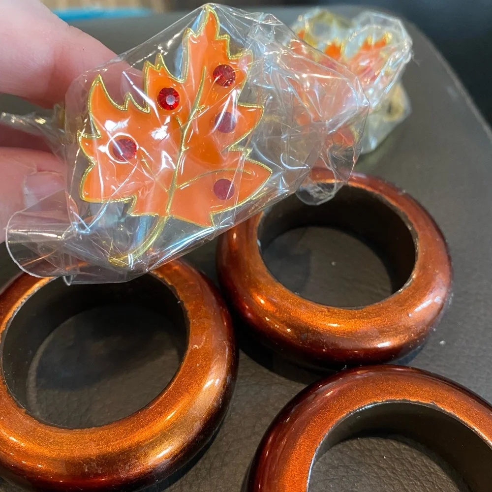 Brown Circular Napkin‎ Rings